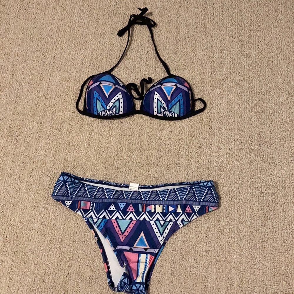 FREE NWOT Geometric bikini